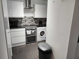 Grays Apartment With City Views Lakeside Shopping