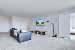 Wonderful Apt Crystal City with Gym