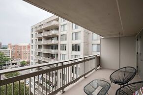 Wonderful Apt Crystal City with Gym