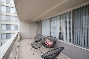 Wonderful Apt Crystal City with Gym