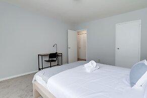 Wonderful Apt Crystal City with Gym