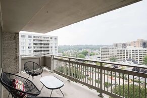 Wonderful Apt Crystal City with Gym