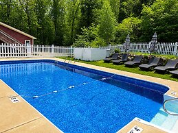 The Aurora Inn & Cottages