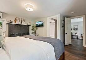 The Aurora Inn & Cottages