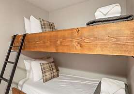The Aurora Inn & Cottages