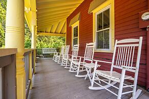 The Aurora Inn & Cottages