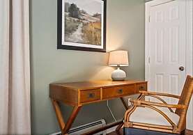The Aurora Inn & Cottages