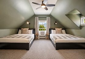 The Aurora Inn & Cottages