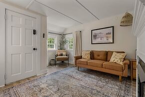 The Aurora Inn & Cottages