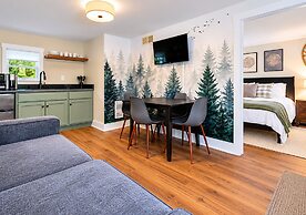 The Aurora Inn & Cottages