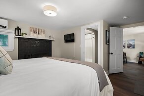 The Aurora Inn & Cottages