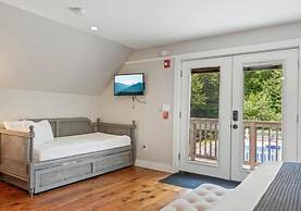 The Aurora Inn & Cottages