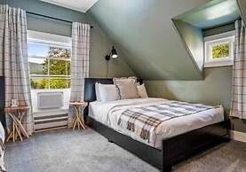 The Aurora Inn & Cottages