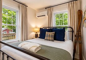 The Aurora Inn & Cottages
