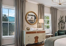 The Aurora Inn & Cottages