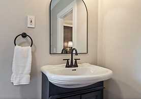The Aurora Inn & Cottages