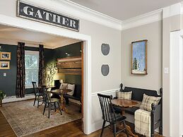 The Aurora Inn & Cottages