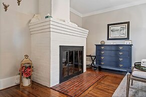 The Aurora Inn & Cottages