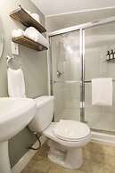 The Aurora Inn & Cottages