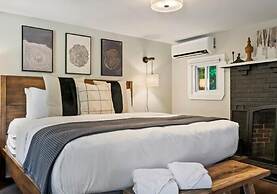 The Aurora Inn & Cottages