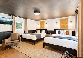 The Aurora Inn & Cottages