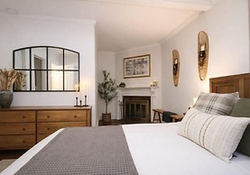 The Aurora Inn & Cottages