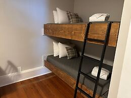 The Aurora Inn & Cottages