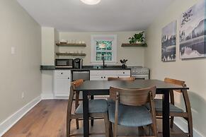 The Aurora Inn & Cottages