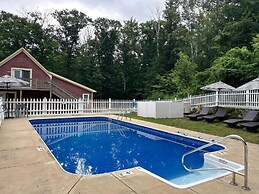 The Aurora Inn & Cottages