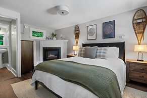 The Aurora Inn & Cottages