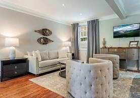 The Aurora Inn & Cottages