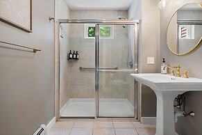 The Aurora Inn & Cottages