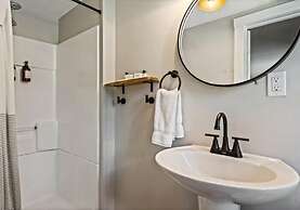 The Aurora Inn & Cottages