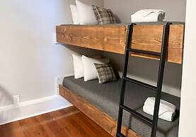The Aurora Inn & Cottages