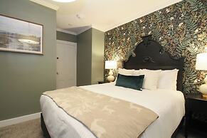 The Aurora Inn & Cottages