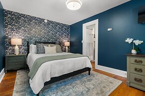 The Aurora Inn & Cottages