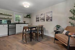 The Aurora Inn & Cottages