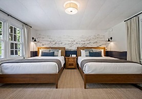 The Aurora Inn & Cottages