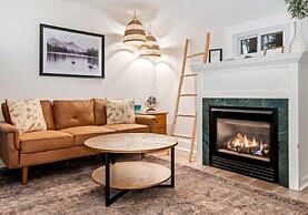 The Aurora Inn & Cottages