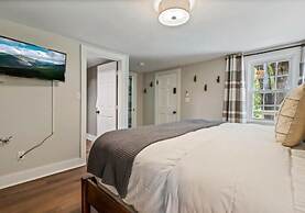 The Aurora Inn & Cottages