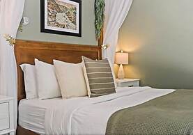 The Aurora Inn & Cottages