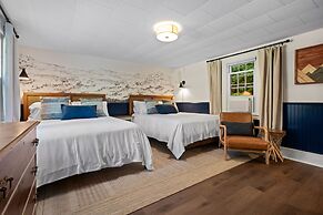 The Aurora Inn & Cottages