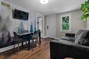 The Aurora Inn & Cottages