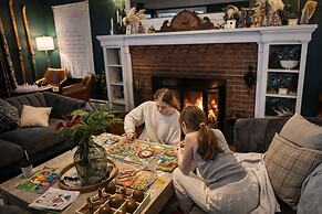 The Aurora Inn & Cottages
