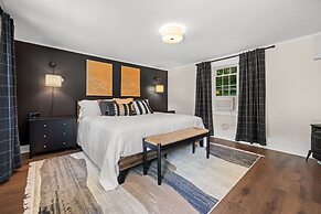 The Aurora Inn & Cottages