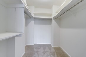 Beautiful  Apt At Crystal City With Gym