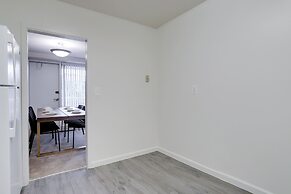 Beautiful  Apt At Crystal City With Gym