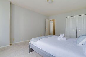 Awesome 2 BR Condo Crystal City