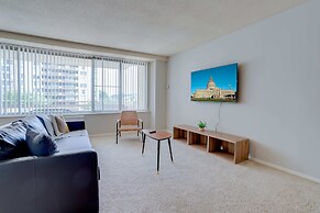 Awesome 2 BR Condo Crystal City