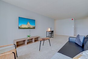 Awesome 2 BR Condo Crystal City